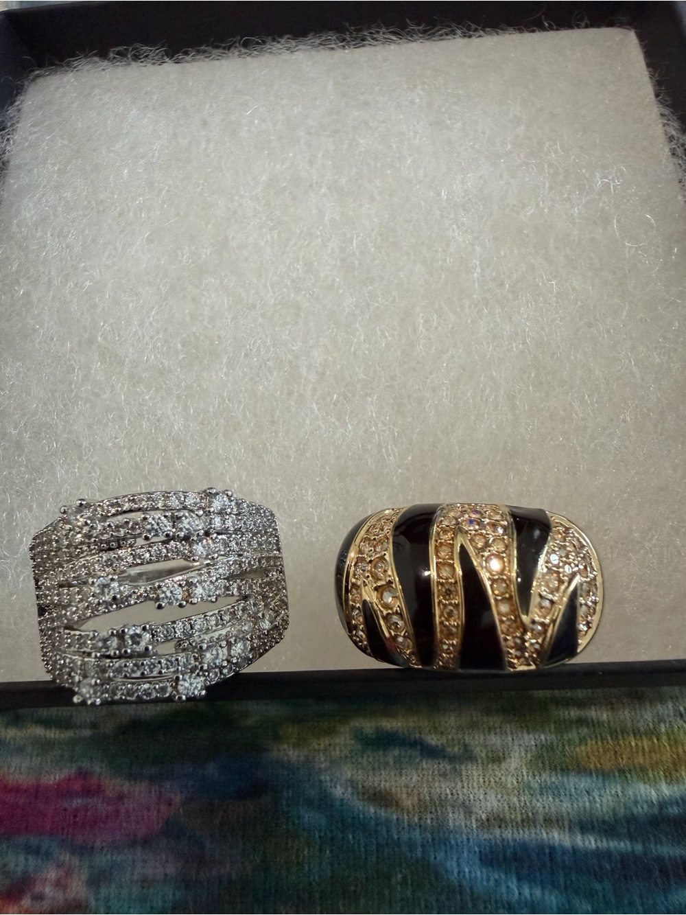 Lot 2 rings - 1 SWAROVSKI TIGER GOLD size 55 / 7 + silver cz ring